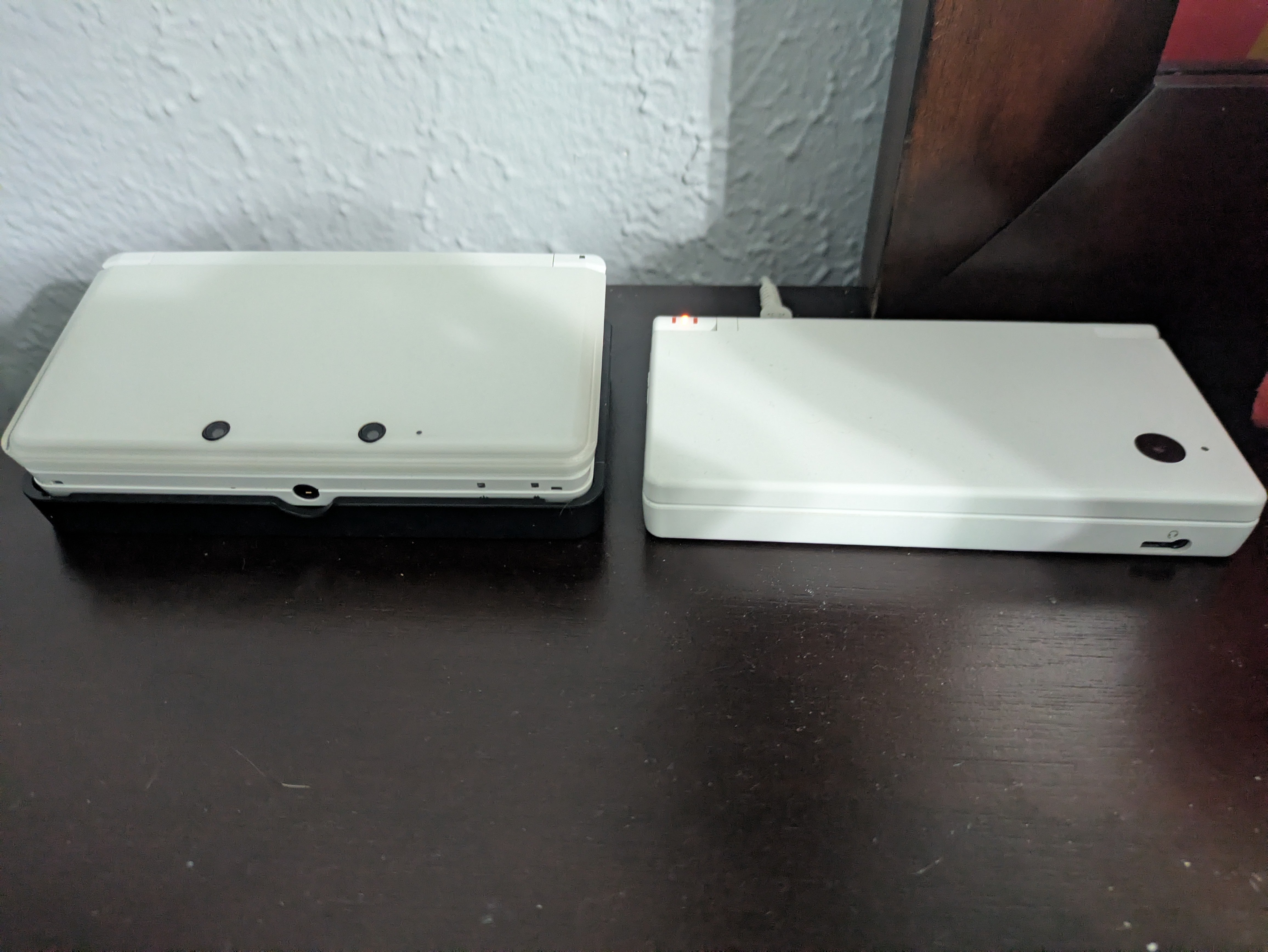 Nintendo 3DS and DSi consoles